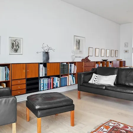Apartment In C With Wifi And 1 Bedrooms *